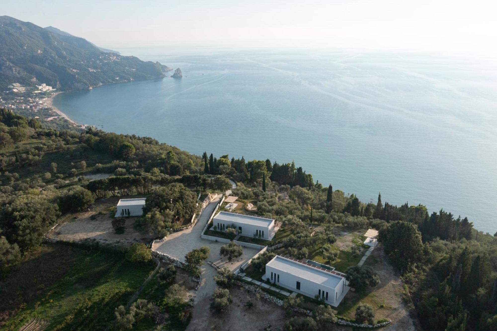 Paloubi Estate Villa Sinarades Bagian luar foto